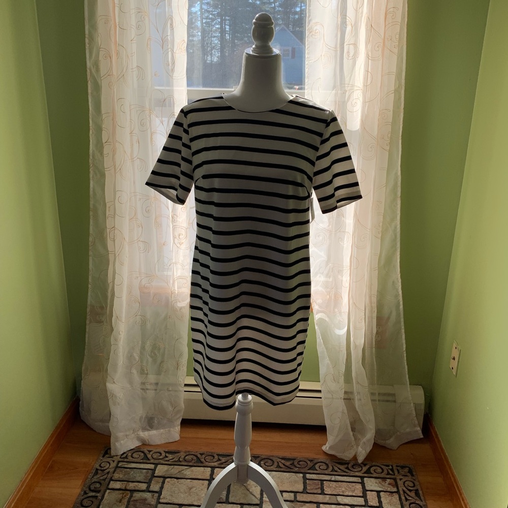 NWT Old Navy Shift Dress - Striped